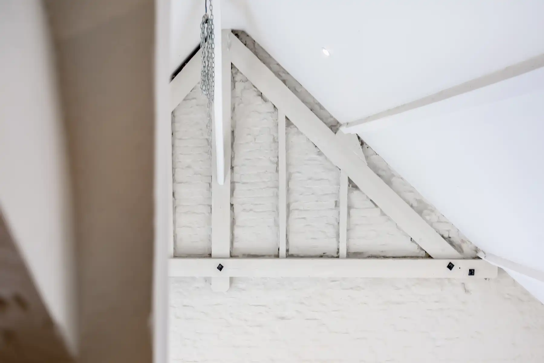 Unieke woning met terras, garage en ruim magazijn  foto 14