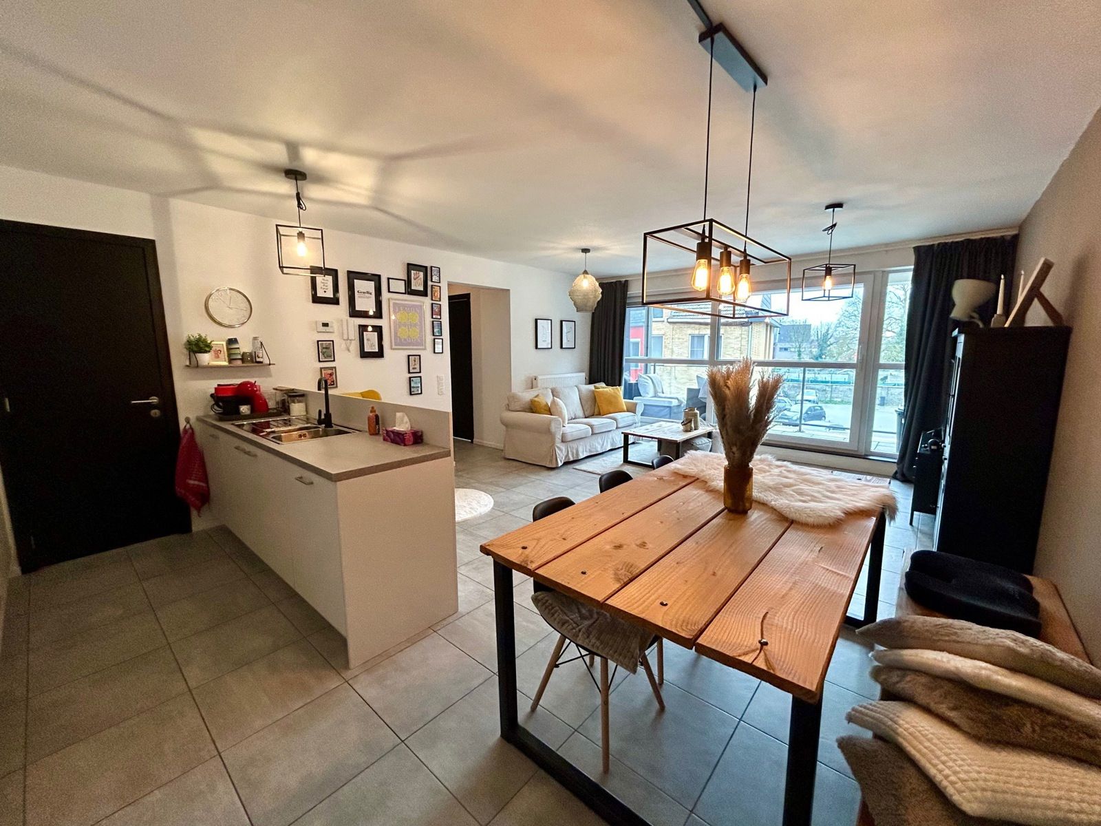 Modern appartement met 2 slaapkamers en terras foto 18