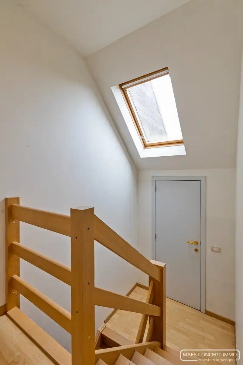 Te koop handelspand met appartement boven in centrum Desselgem foto 12