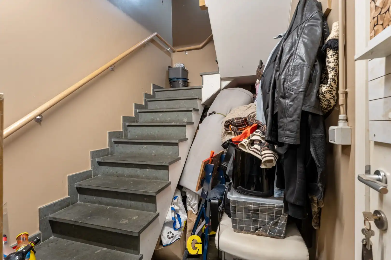 Knap afgewerkt triplex appartement met 4 slaapkamers, 2 badkamers en standplaats met ruime kelderberging  foto 29