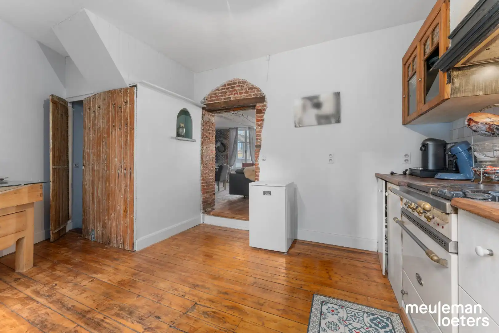 uiterst commercieel gelegen handelspand met ruime woonst foto 11