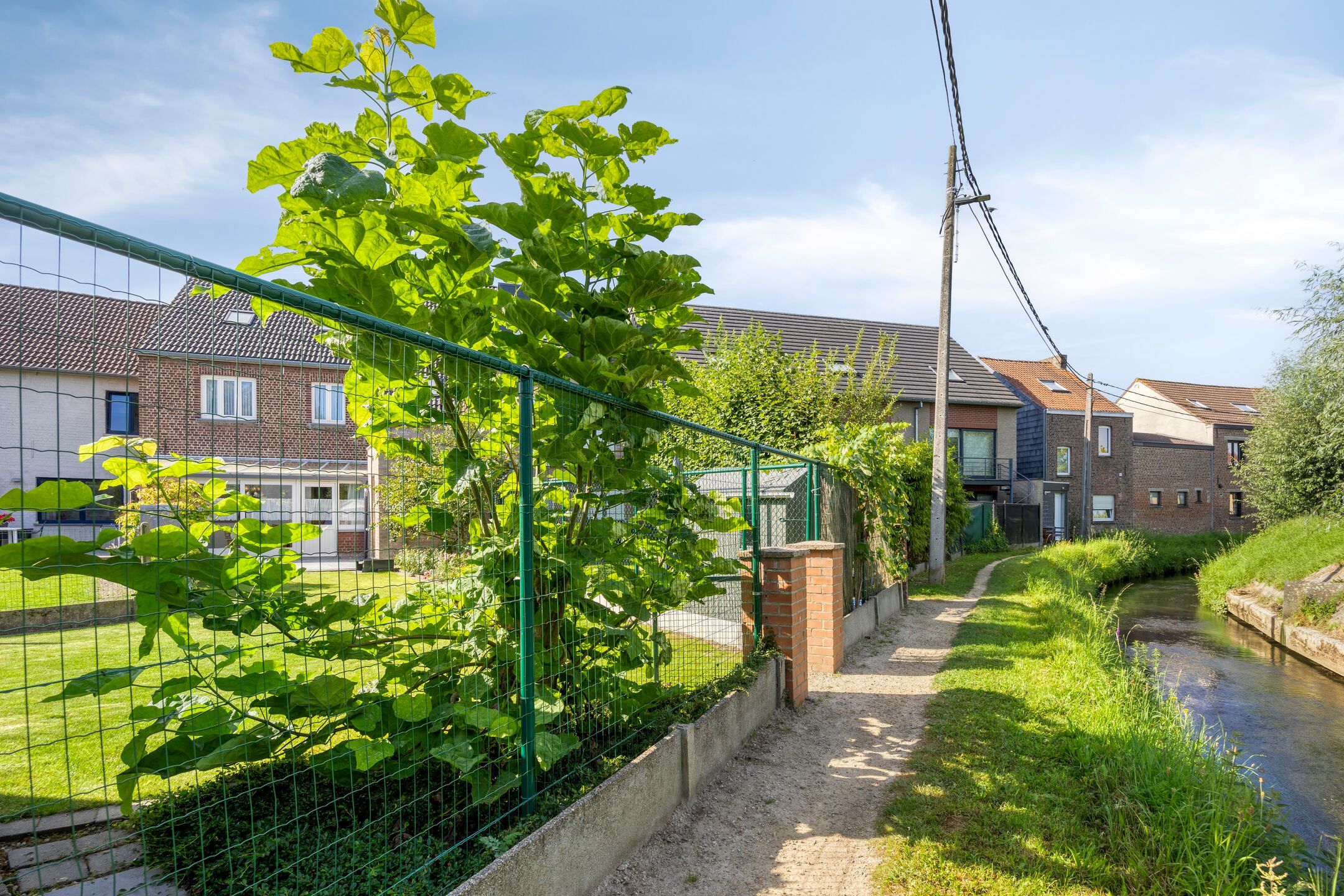 Wonen in dorpelijke charme: lichtrijke en ruime woonst foto 28