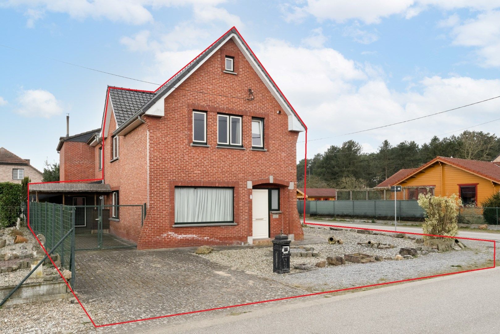 IN OPTIE!!! - Instapklare woning te koop met 3 slaapkamers! foto 2