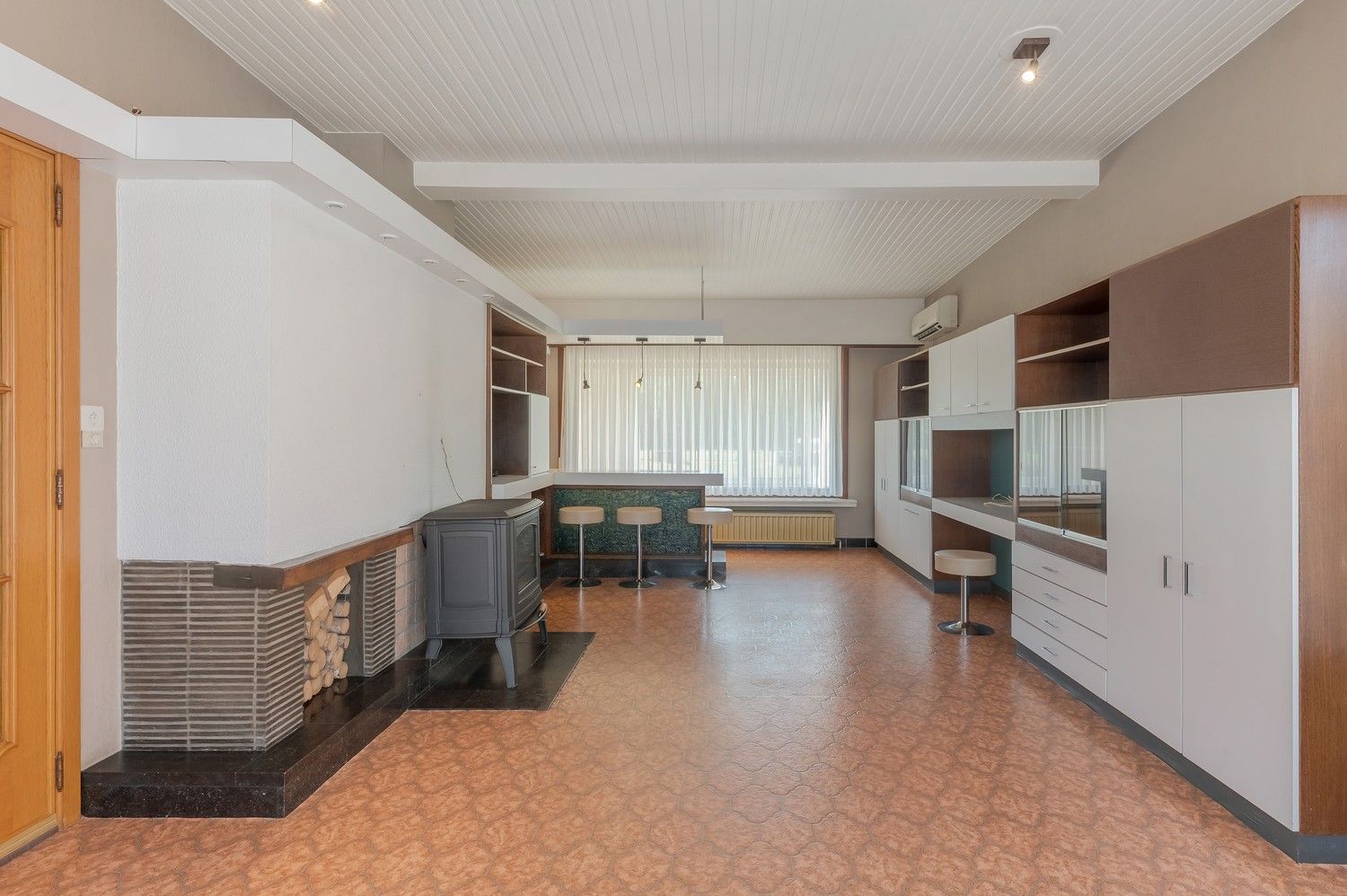 Te renoveren woning  – rust en groen uitzicht gegarandeerd foto 9