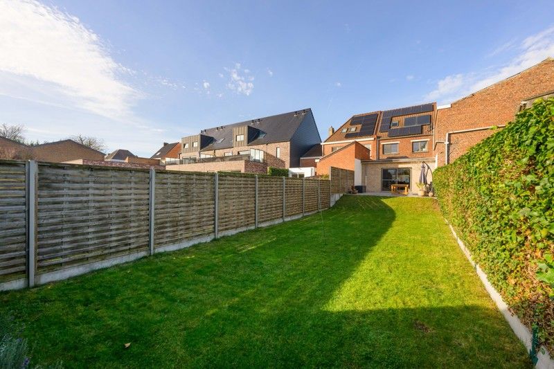 PERFECTE STARTERSWONING! Tot in de puntjes gerenoveerde woning nabij hartje Beveren-Leie! foto 23