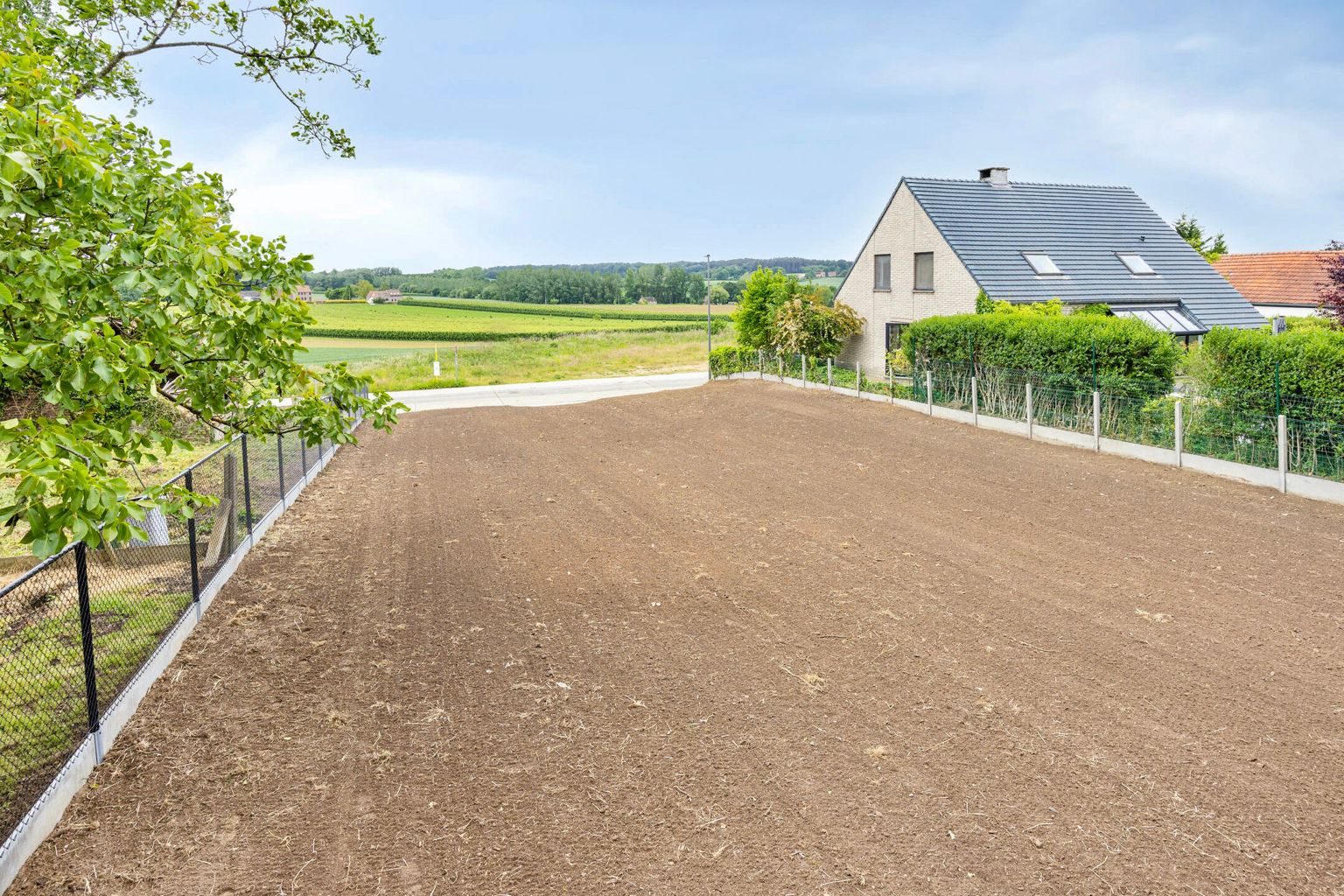 PRACHTIGE BOUWGROND VOOR EEN OPEN BEBOUWING MET VERZICHT foto 2