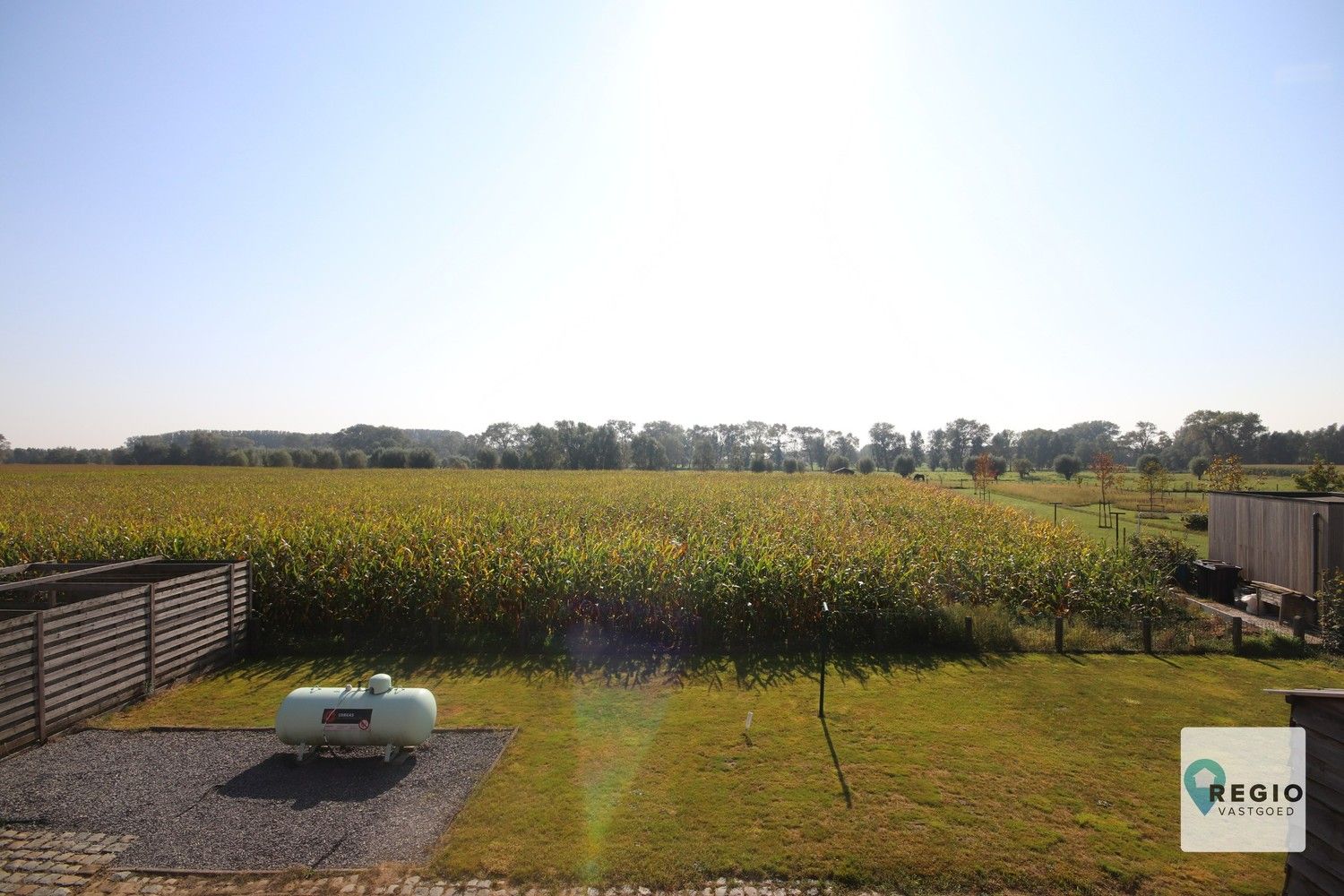 Uitzonderlijk gunstig gelegen gezinswoning met landelijk verzicht. foto 20