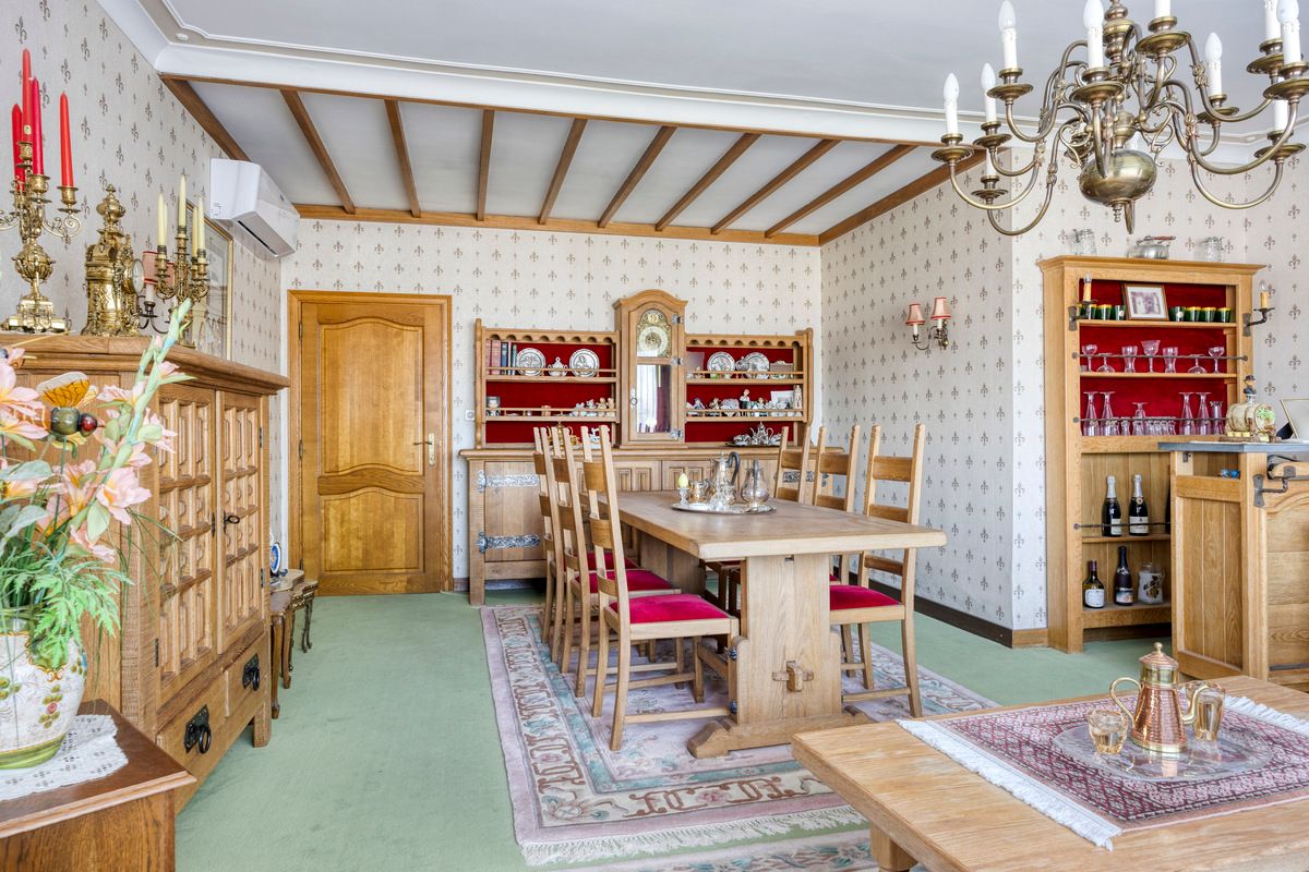 Woning met ruim perceel en bijgebouwen foto 6