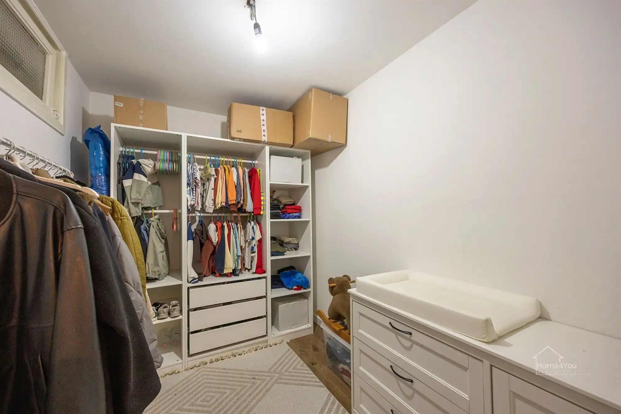 Instapklaar appartement met 3 slpk, terras en garagebox! foto 10