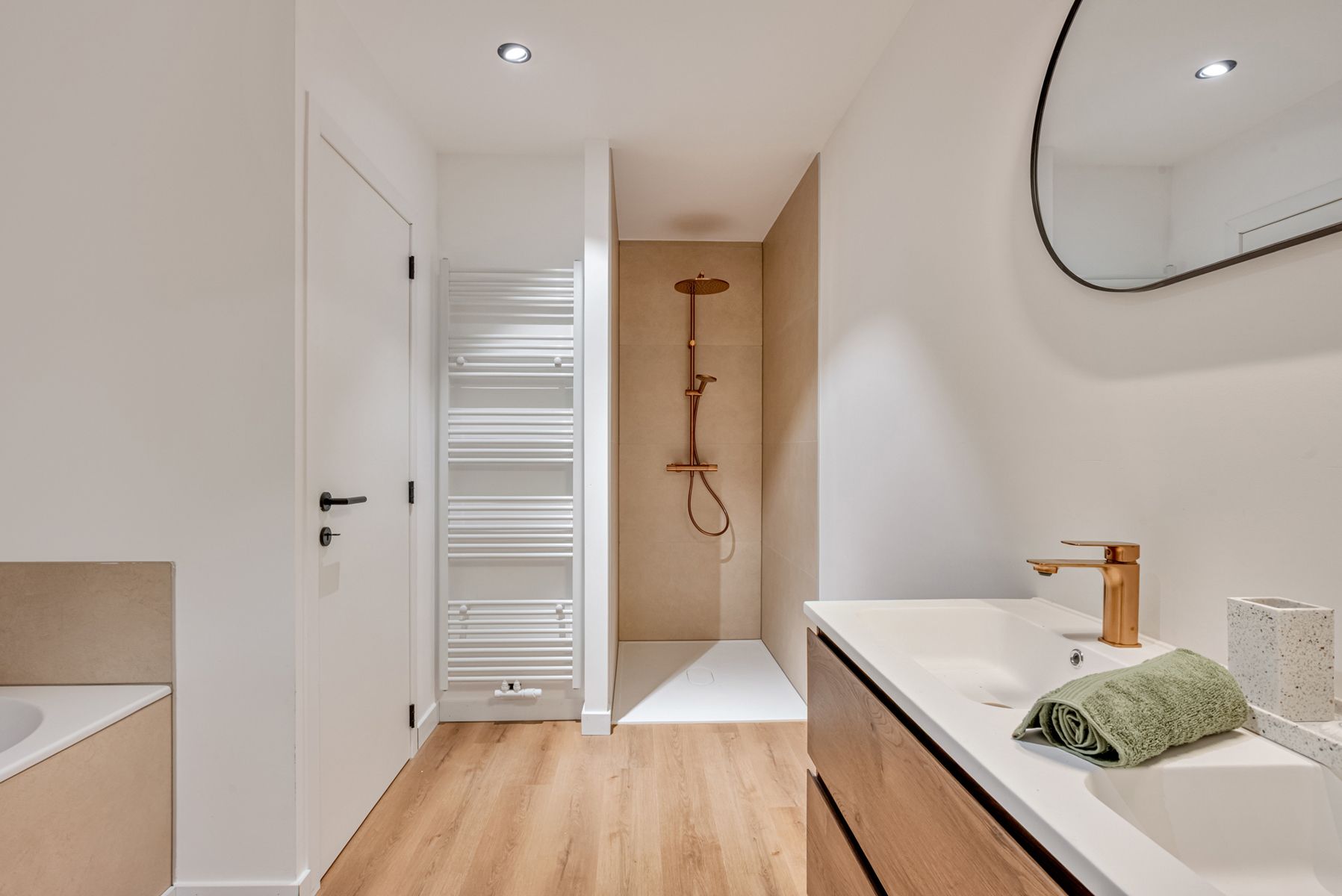 Exclusieve, energiezuinige woning met 3 slaapkamers en tuin foto 13