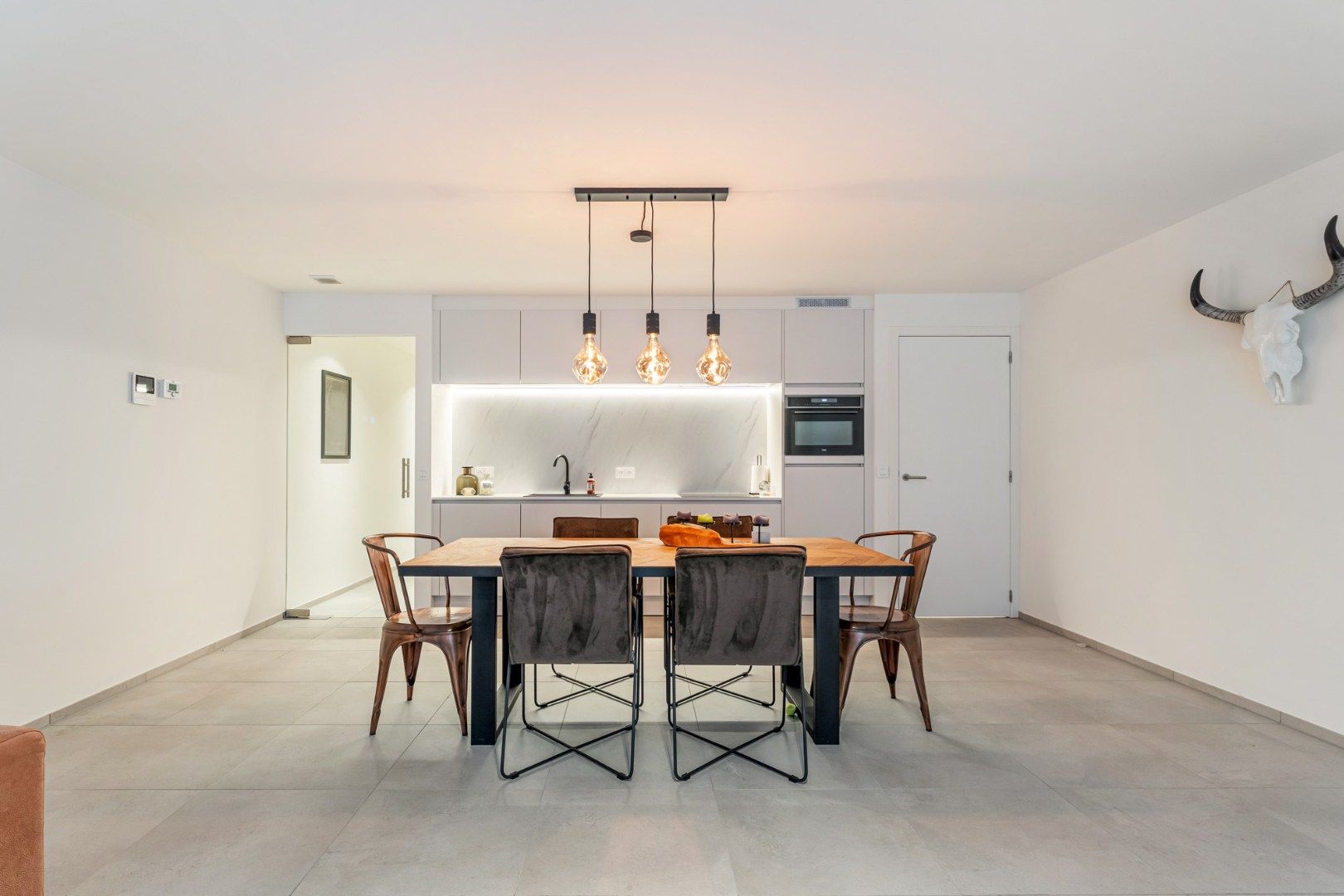 Nieuwbouw appartement, 92m² + terras, 2 slpk, garage en kelderberging in centrum Genk foto 6