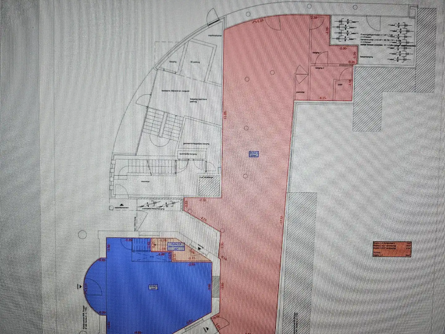 Uiterst goed gelegen winkelruimte met berging in toeristische Katelijnestraat in Brugge centrum! foto 9