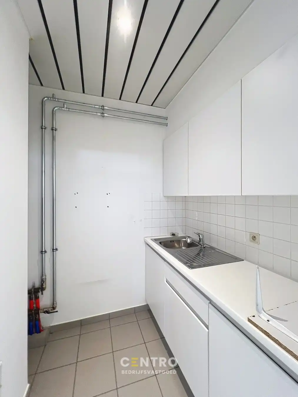 Instapklare kantoorruimte 175m² met perfecte VISIBILITEIT aan 't Hoge - opsplitsbaar. foto 13