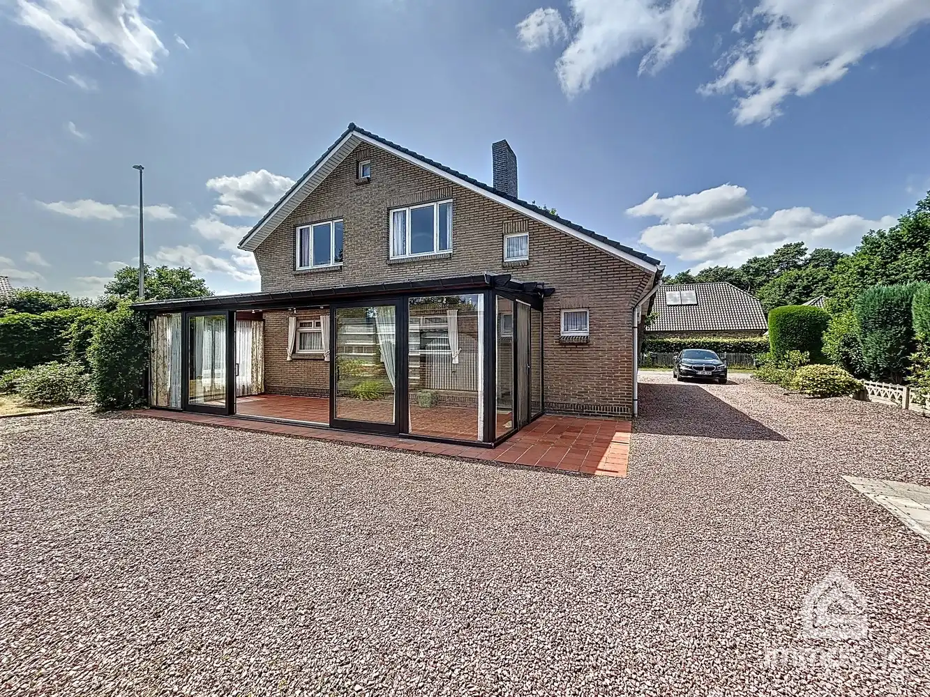 Charmante gezinswoning met potentieel op ruim hoekperceel in hartje Eksel foto 5