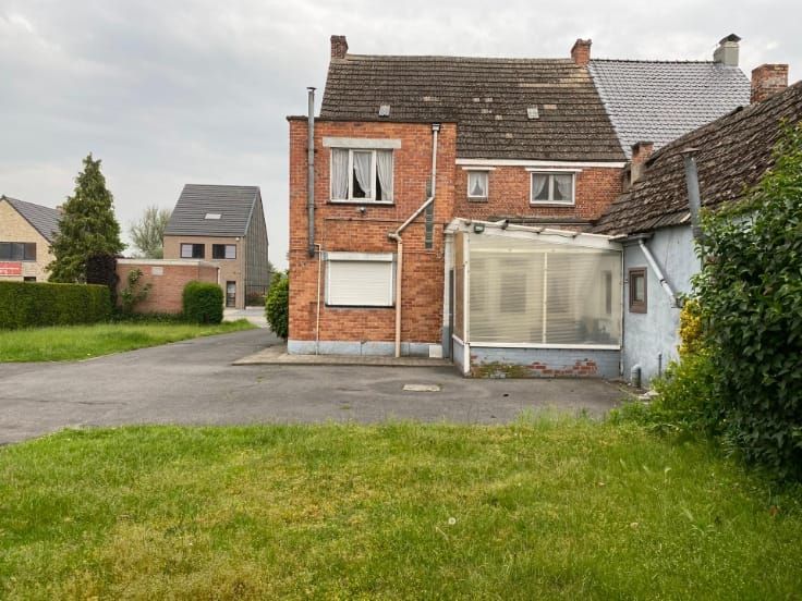 Ruime woning met 4 slaapkamers op 764m²! foto 4