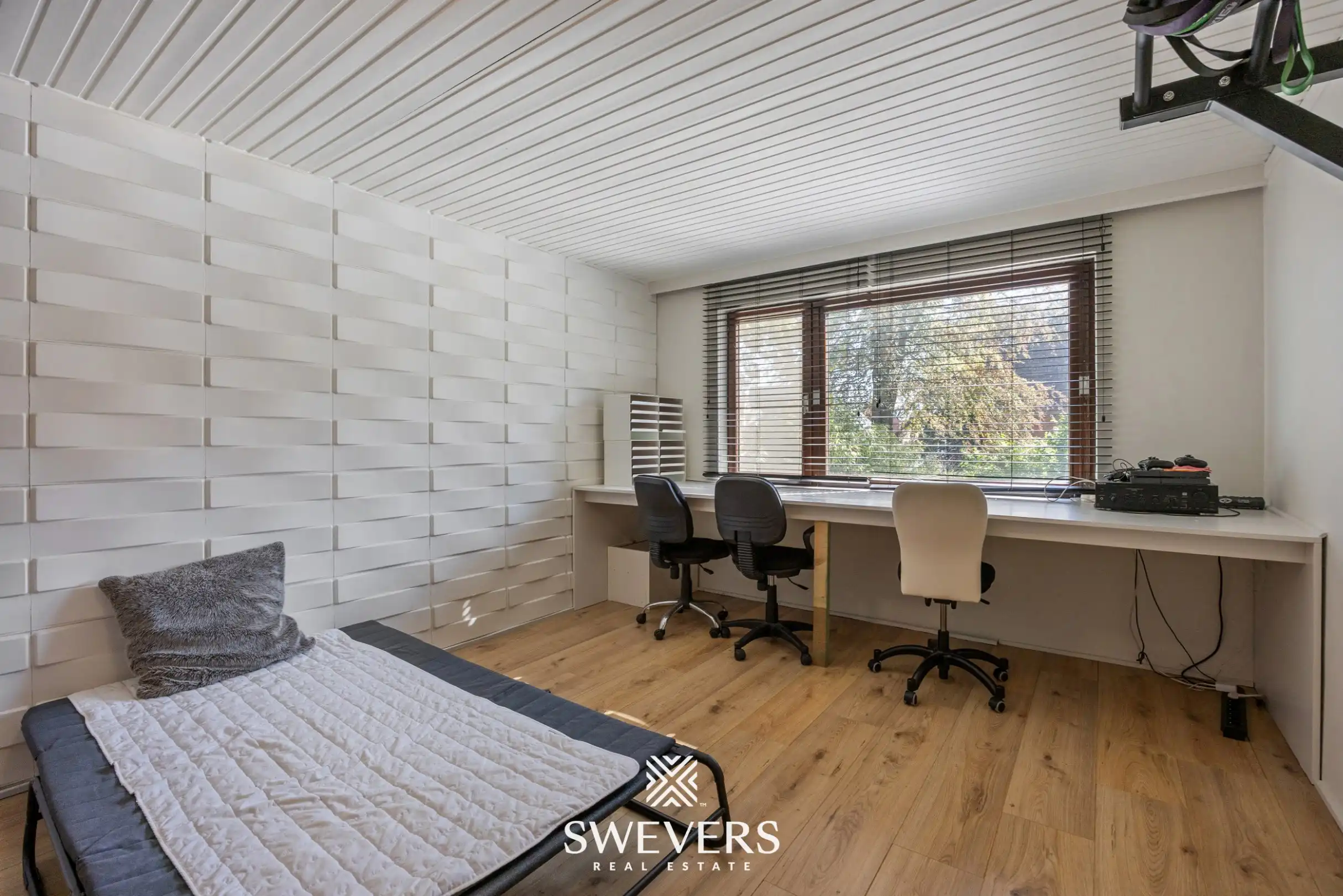 Instapklare open bebouwing met praktijkruimte, 5 slaapkamers en zuidgericht perceel foto 22