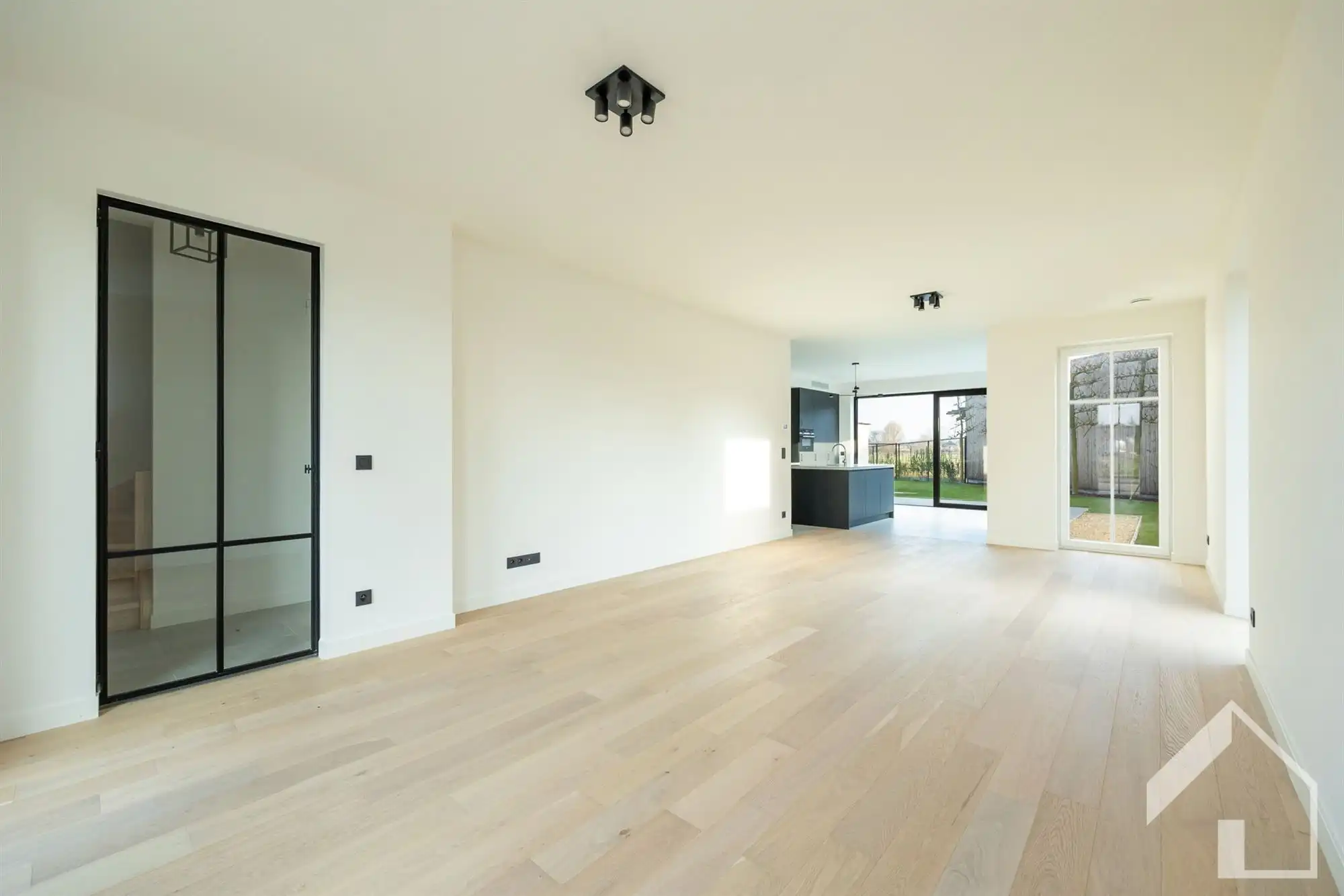 Prachtige nieuwbouwwoning (BEN) voorzien van alle comfort foto 2