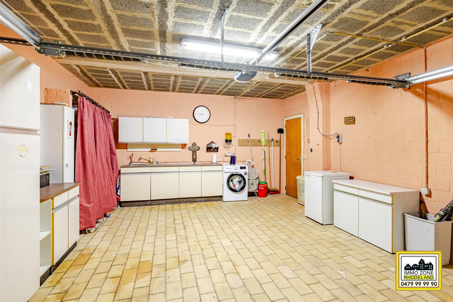 Ruim gelijkvloers appartement met terras en garage foto 24