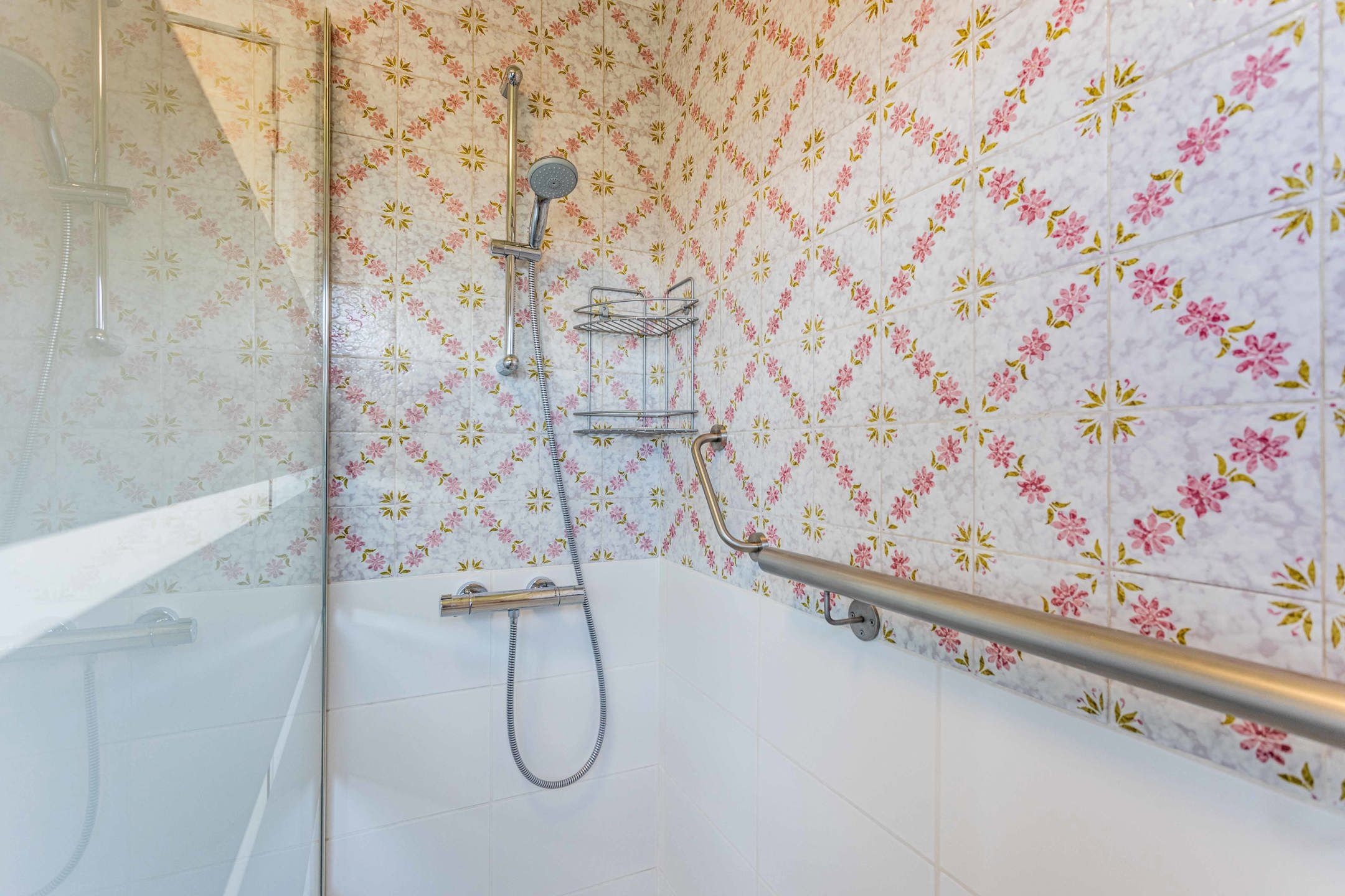Solide alleenstaande woning op een prachtige locatie foto 18