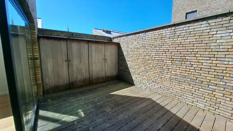 Comfortabele en lichtrijke 2-slaapkamerwoonst met TERRAS te huur in Brugge foto 12