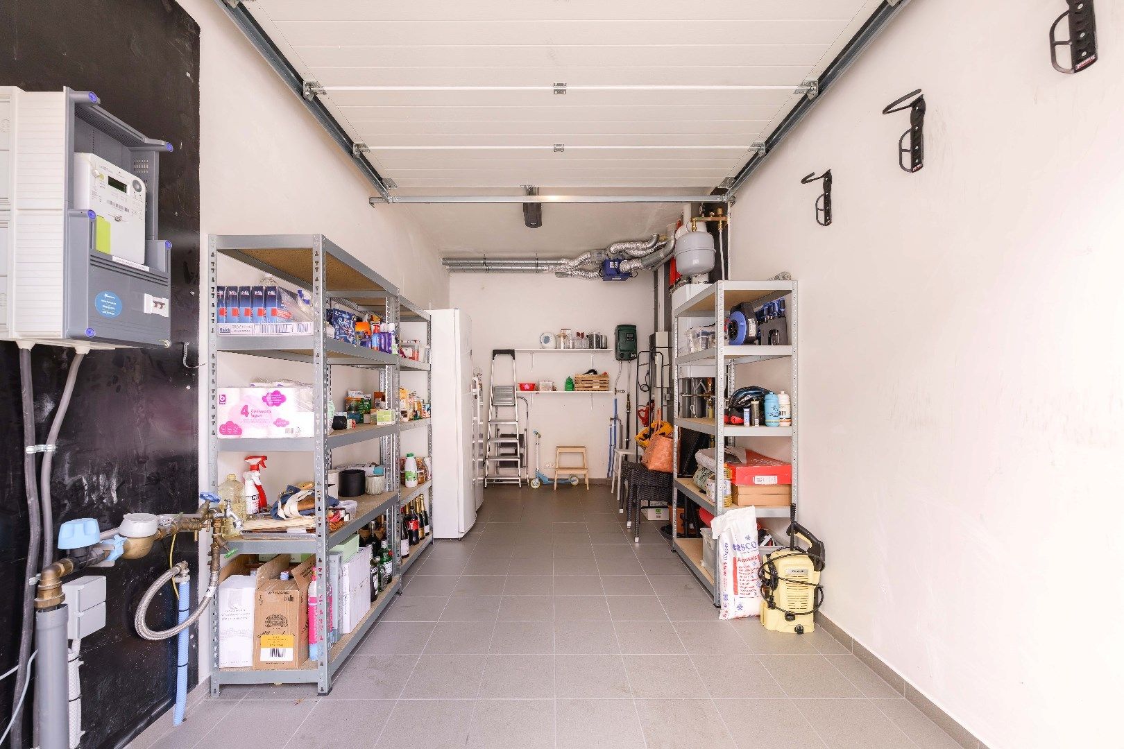 INSTAPKLARE GEZINSWONING MET 3 SLPKS | GARAGE | TUIN foto 9