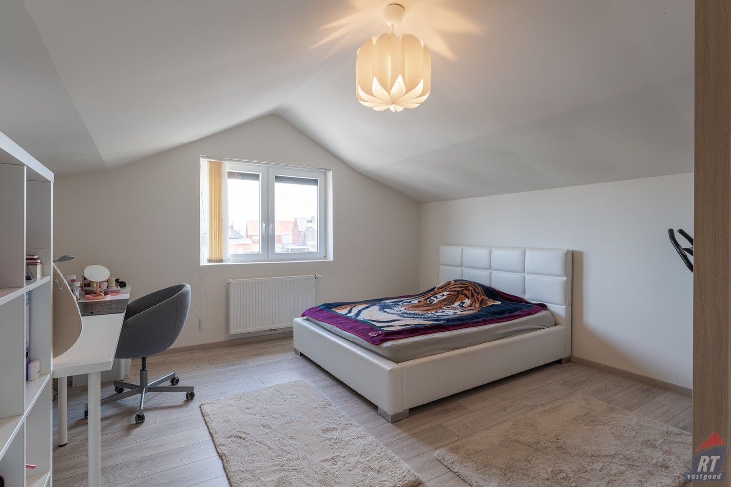 Grondig gerenoveerde open bebouwing op 10a11ca met garage en 5 slaapkamers foto 19