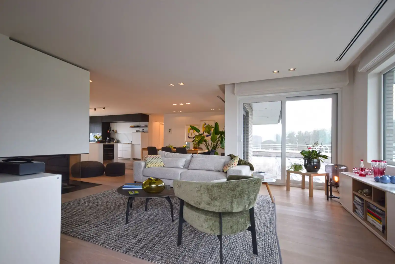 UNIEK EN ZEER HOOGSTAAND AFGEWERKT PENTHOUSE AAN HET STERREBOS foto 3