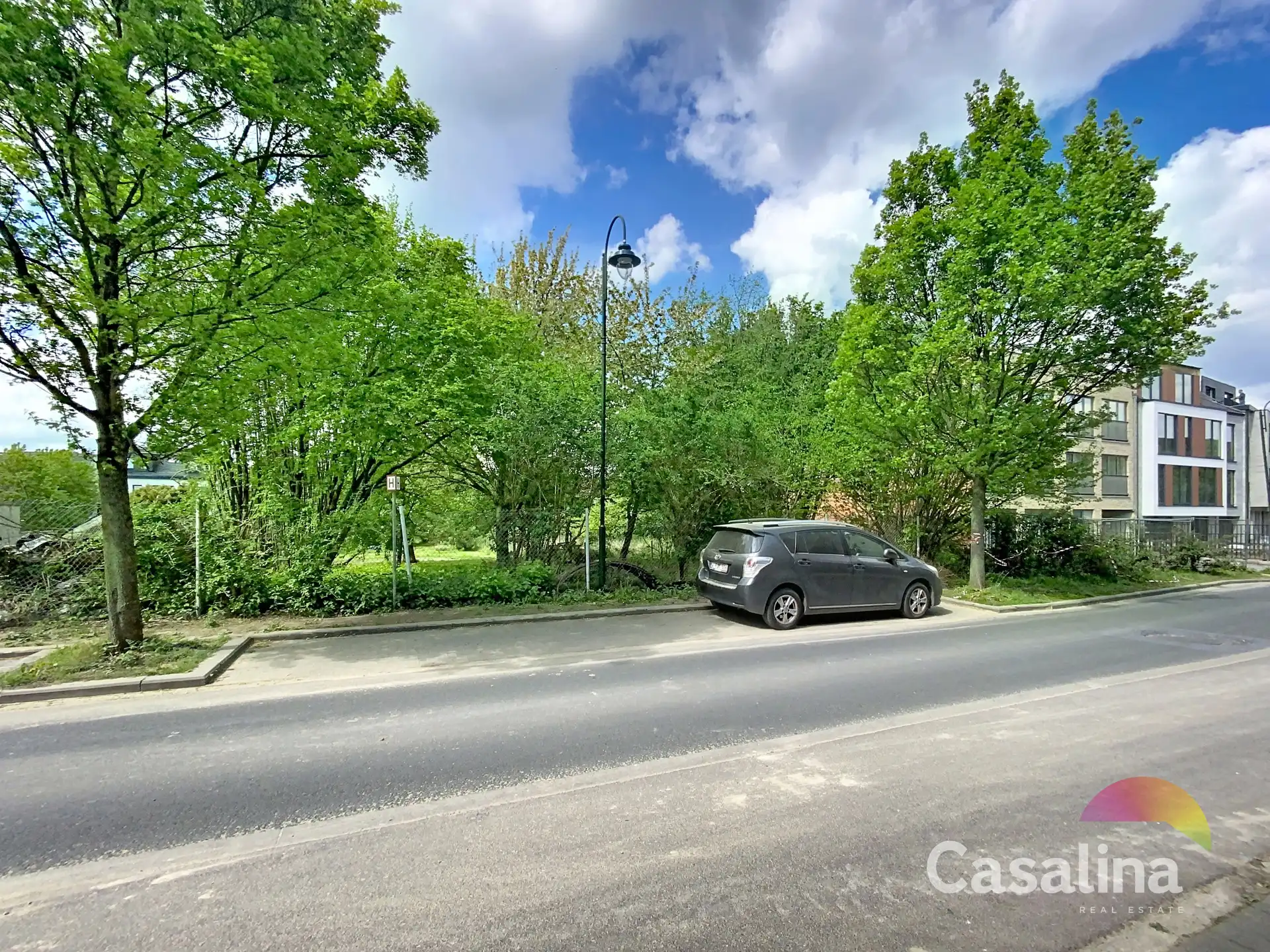 Bouwgrond voor 2-gevel woning, gevelbreedte 8m, 3a70ca. foto {{pictureIndex}}