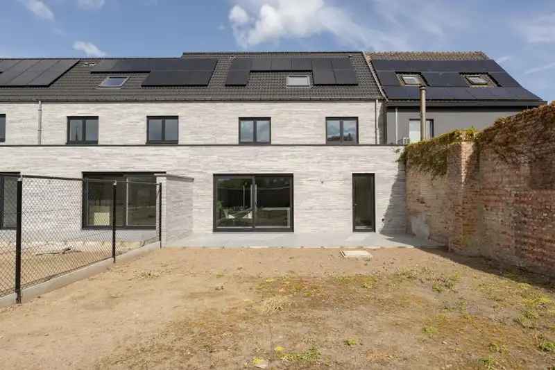 Prachtige, verrassend ruime nieuwbouwwoning met 3 slaapkamers én inpandige garage te koop in Dentergem! foto 26