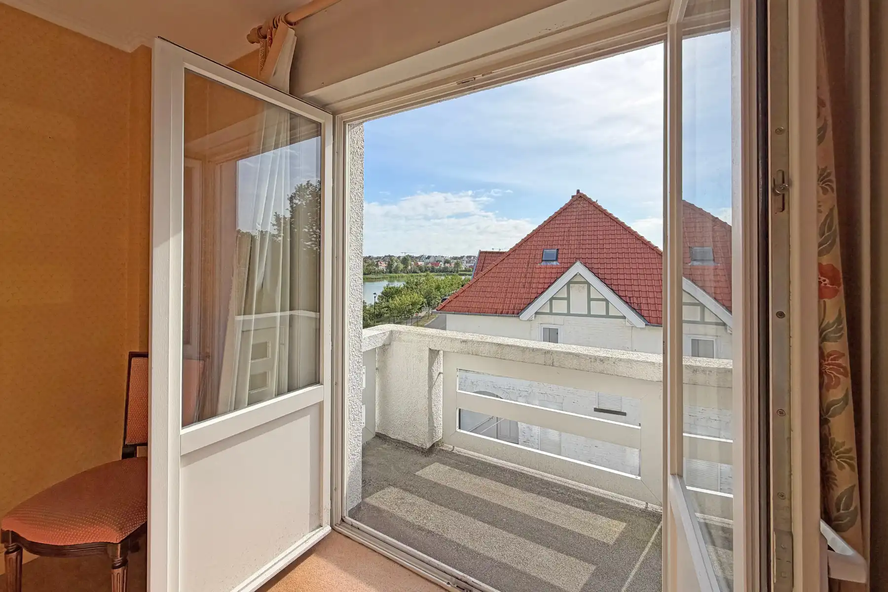 Te renoveren appartement aan het Zegemeer te Knokke foto 8