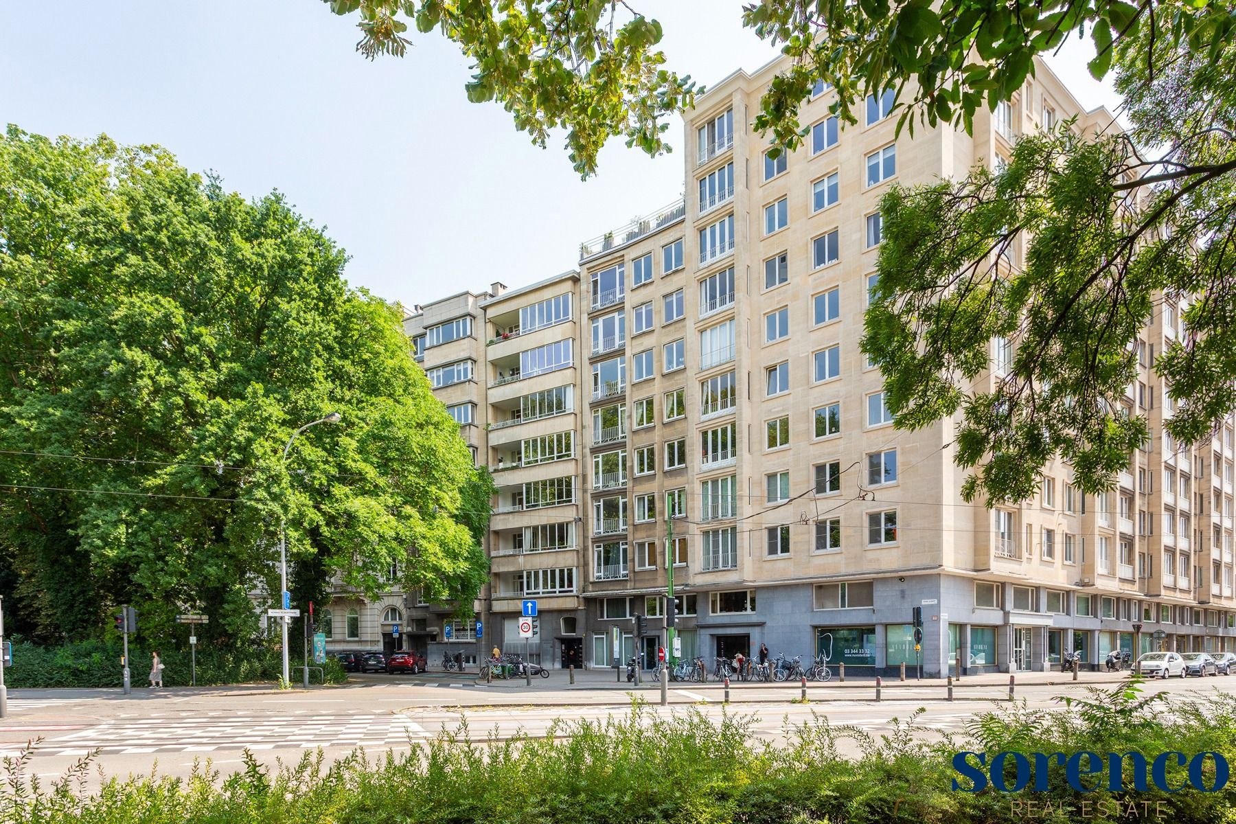 Luxe 3-slpk app. van 185m² met parkzicht op toplocatie foto {{pictureIndex}}