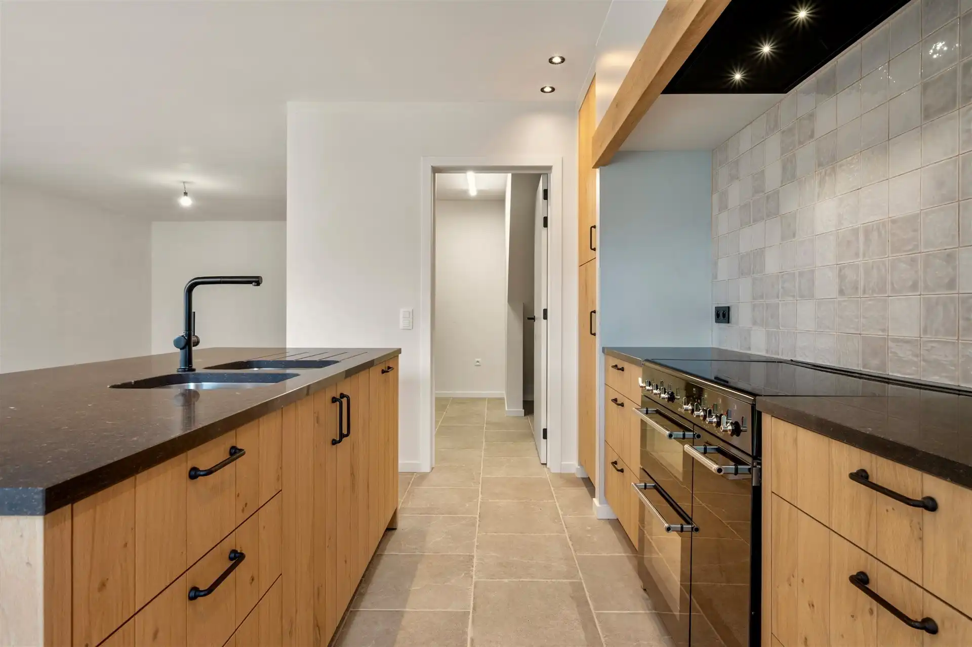 Prachtige en rustig gelegen nieuwbouwwoning met tuin foto 12