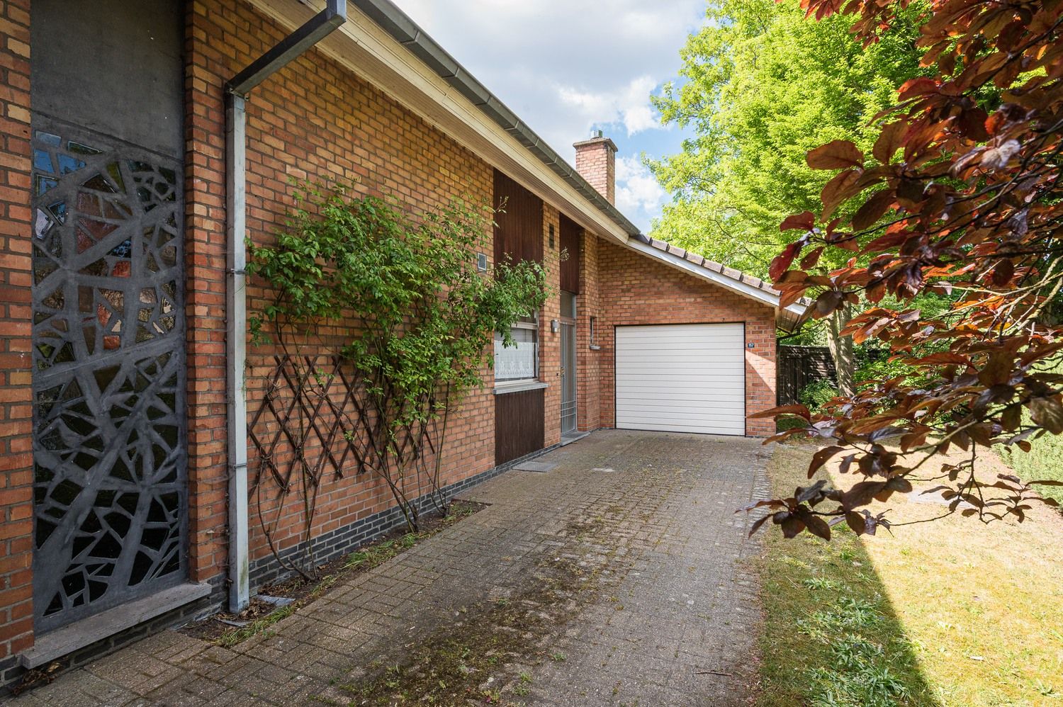 Karaktervolle woning met  riante tuin in Eeklo foto 8