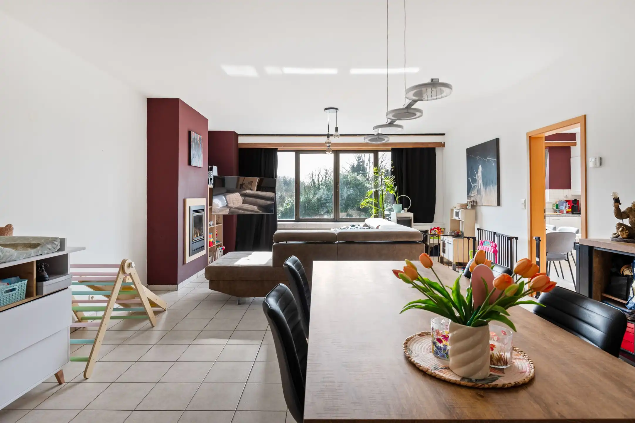 Ruim 3-slaapkamerappartement met terras en garage in het centrum van Wommelgem! foto 5