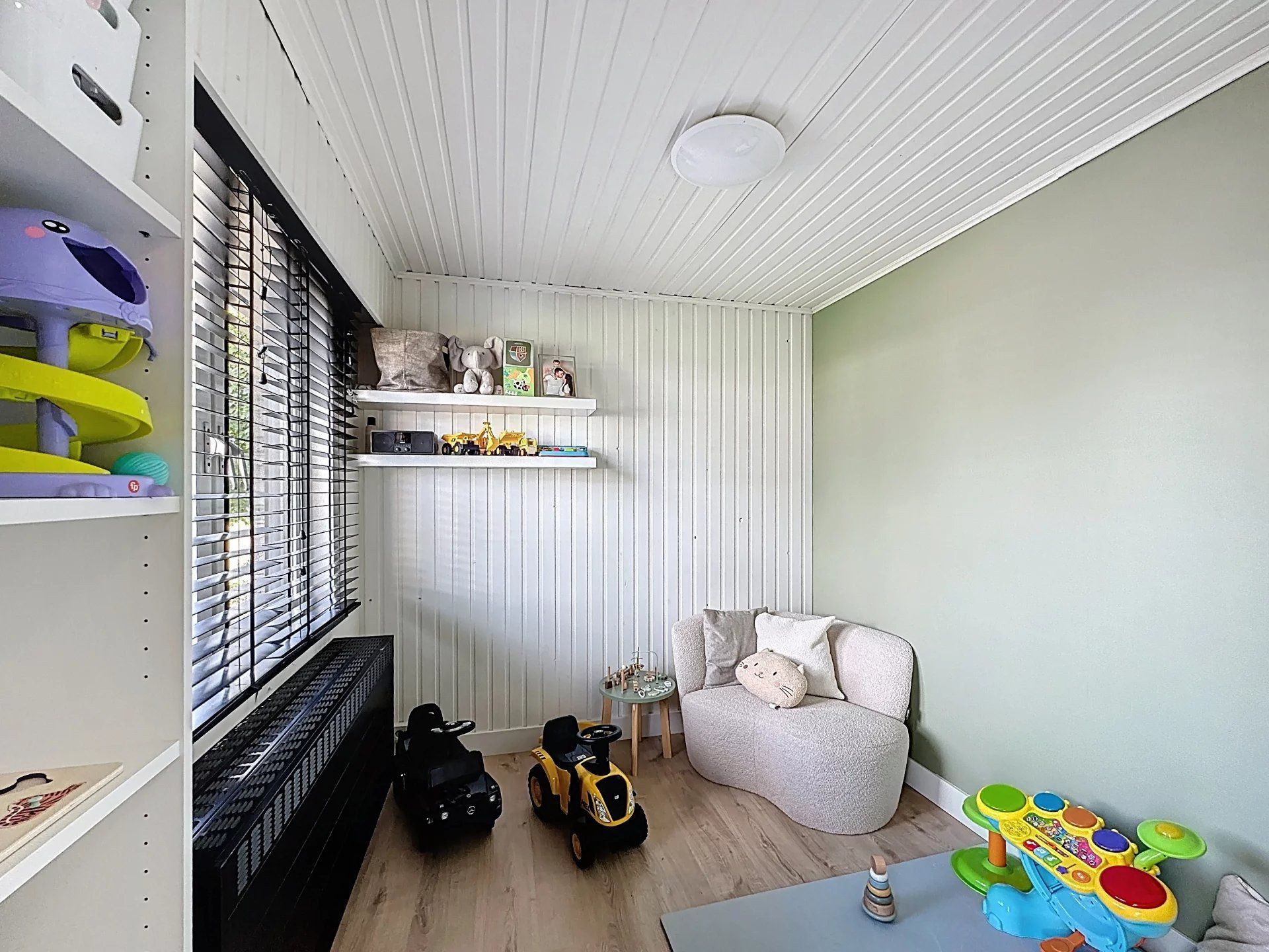 Gelijkvloerse woning op ruim perceel (8 are) in landelijke omgeving. foto 4