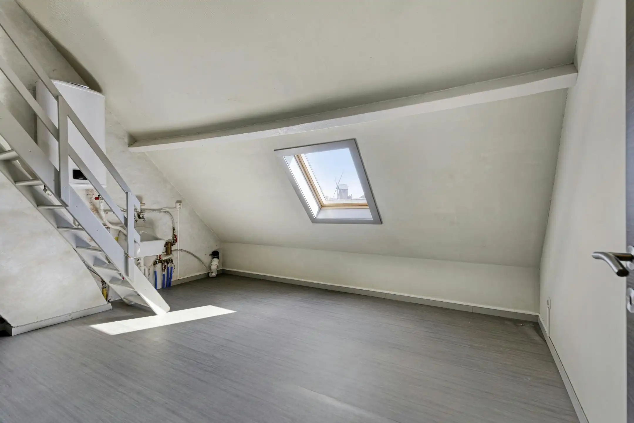 Charmante woning met 3 slaapkamers en koer in centrum Brugge foto 17