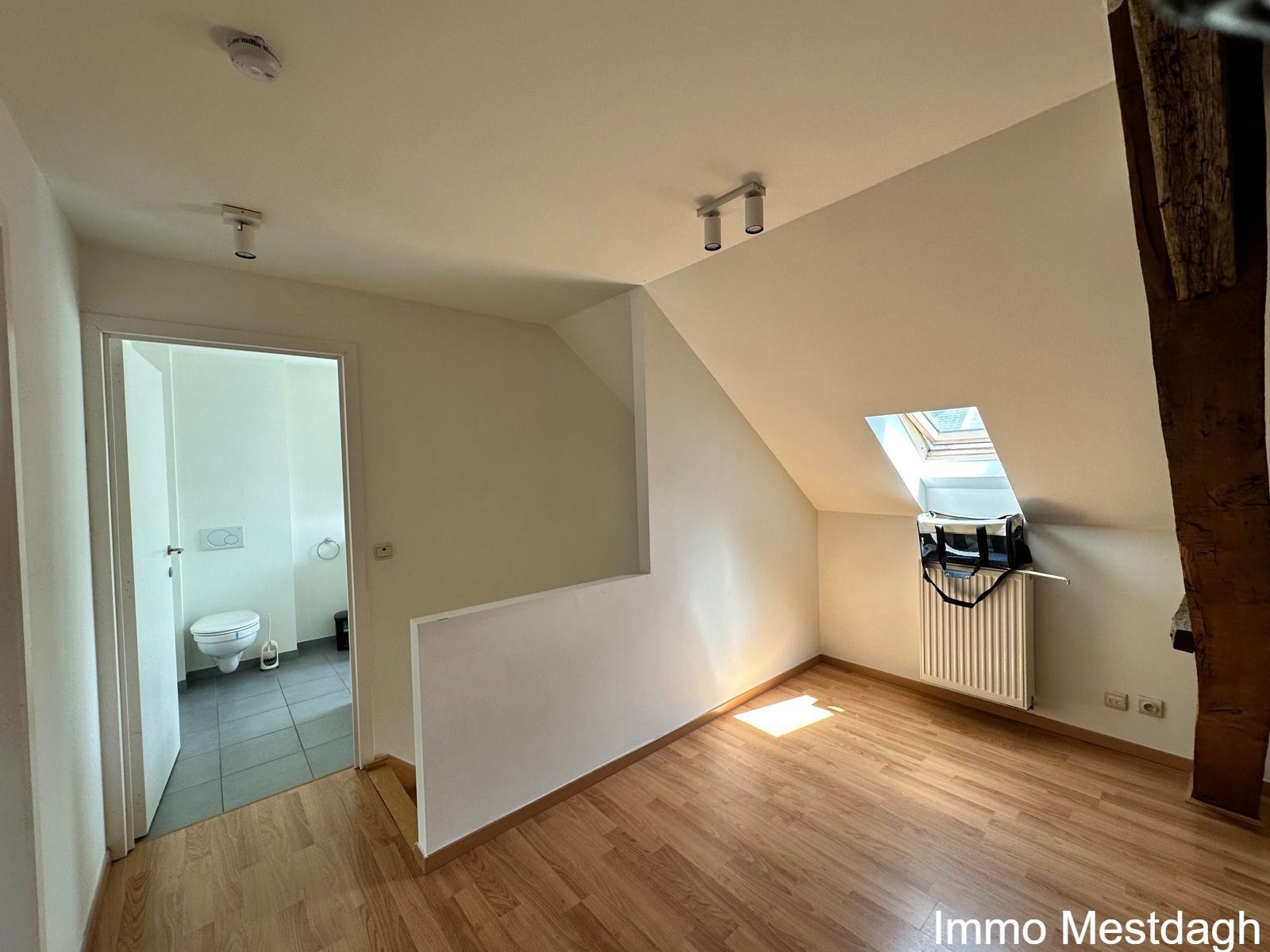 Duplex appartement met terras, autostaanplaats binnen + 6 zonnepanelen foto 9