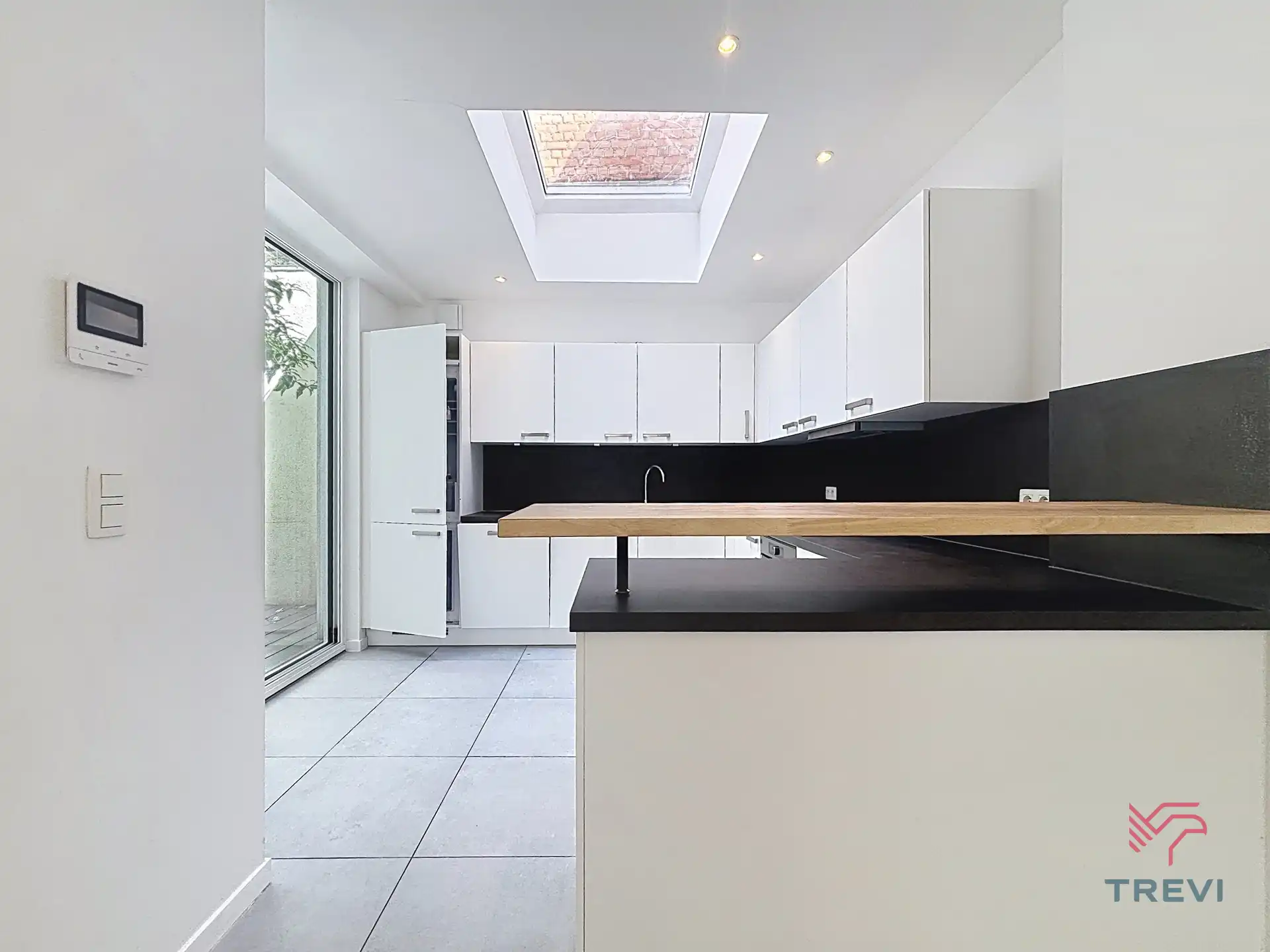 Mooie woning met 4 slaapkamers !  foto 2