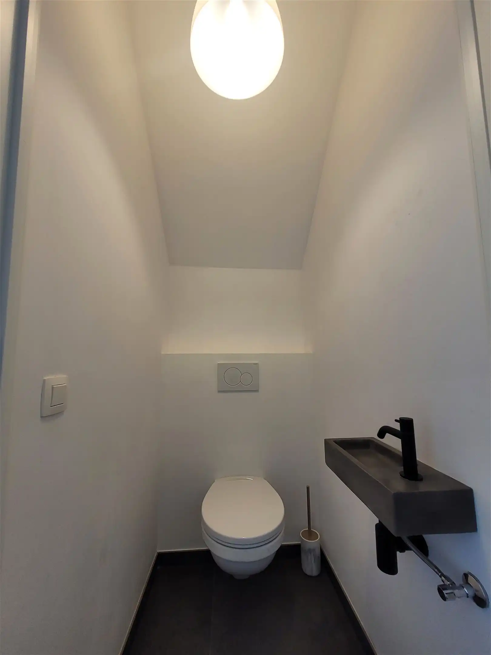Ongemeubeld appartement met 1 slaapkamer foto 10