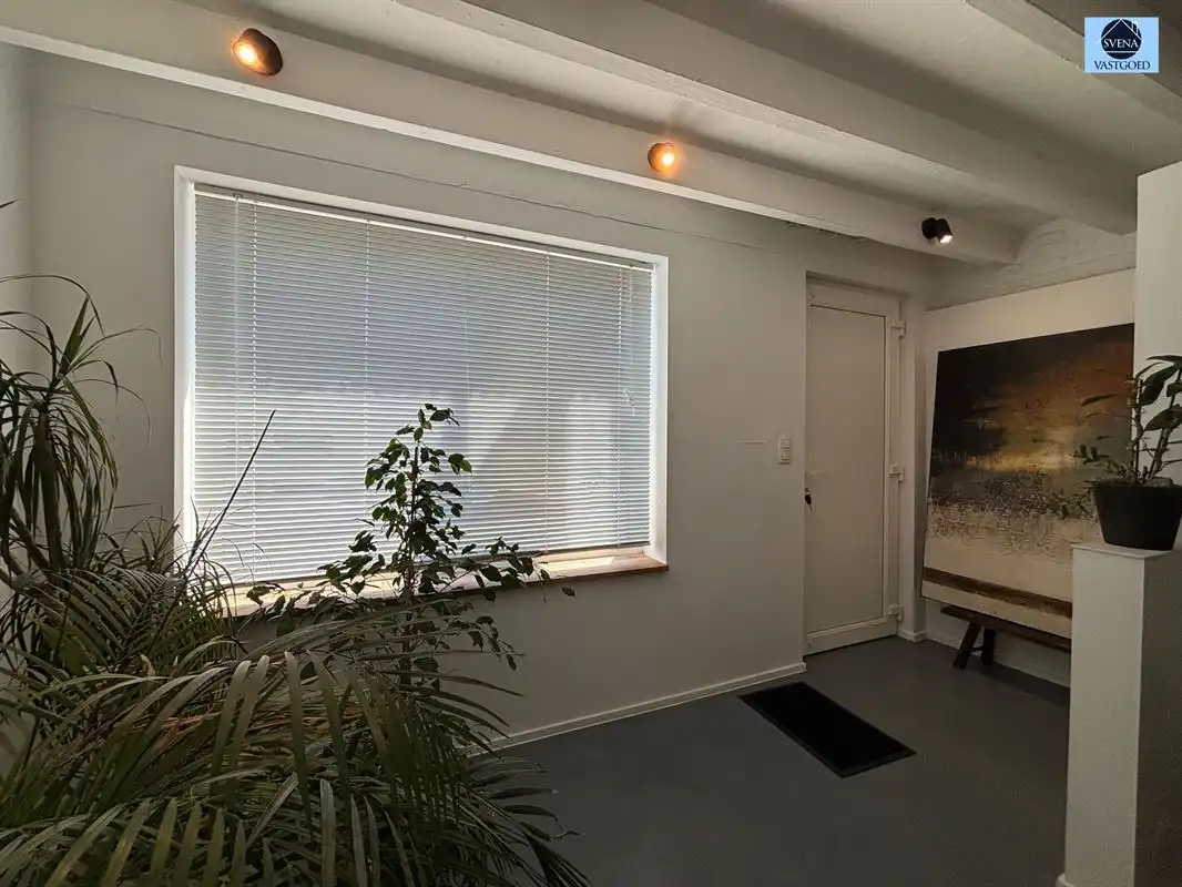 GERENOVEERDE WONING MET 3 SLAAPKAMERS, GARAGE EN TUIN foto 2