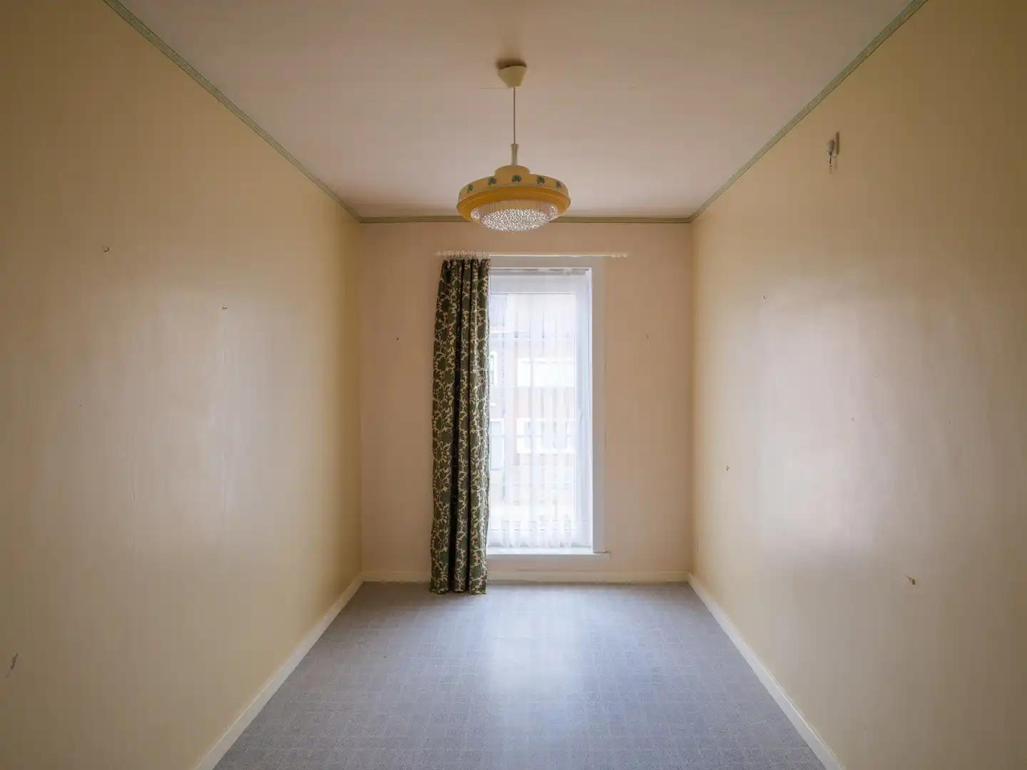 Te renoveren gezinswoning met vier slaapkamers en tuin in Wondelgem foto 16