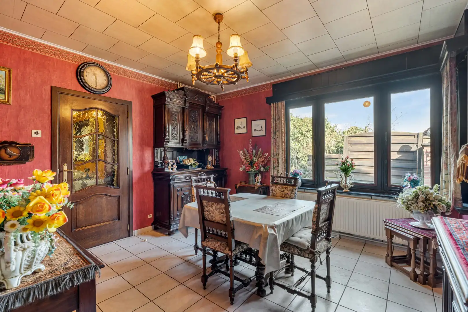 Halfvrijstaande gezinswoning met veel mogelijkheden op een perceel van 8are!  foto 6