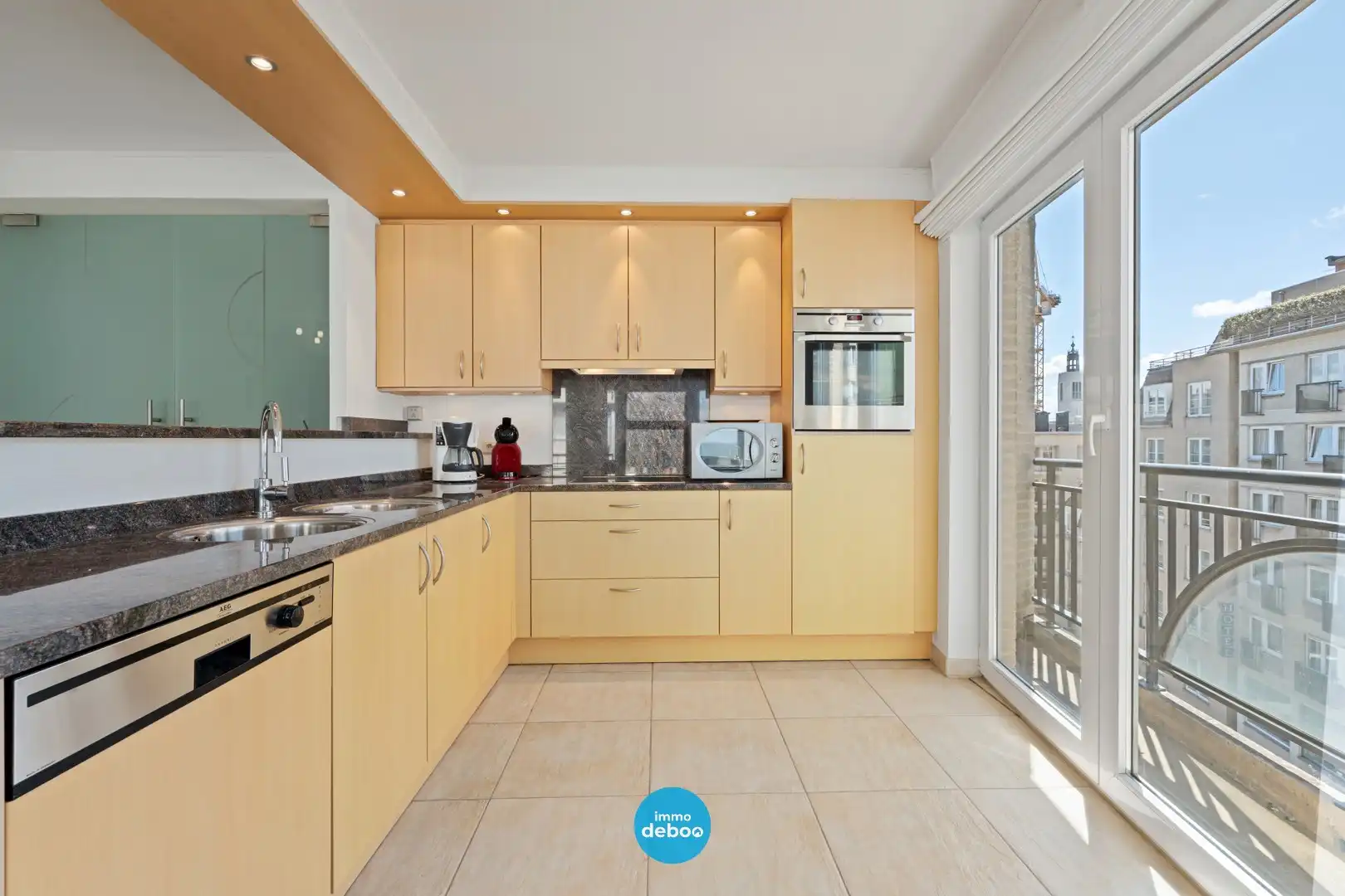 Ruim hoekappartement met zee- en havenzicht foto 5