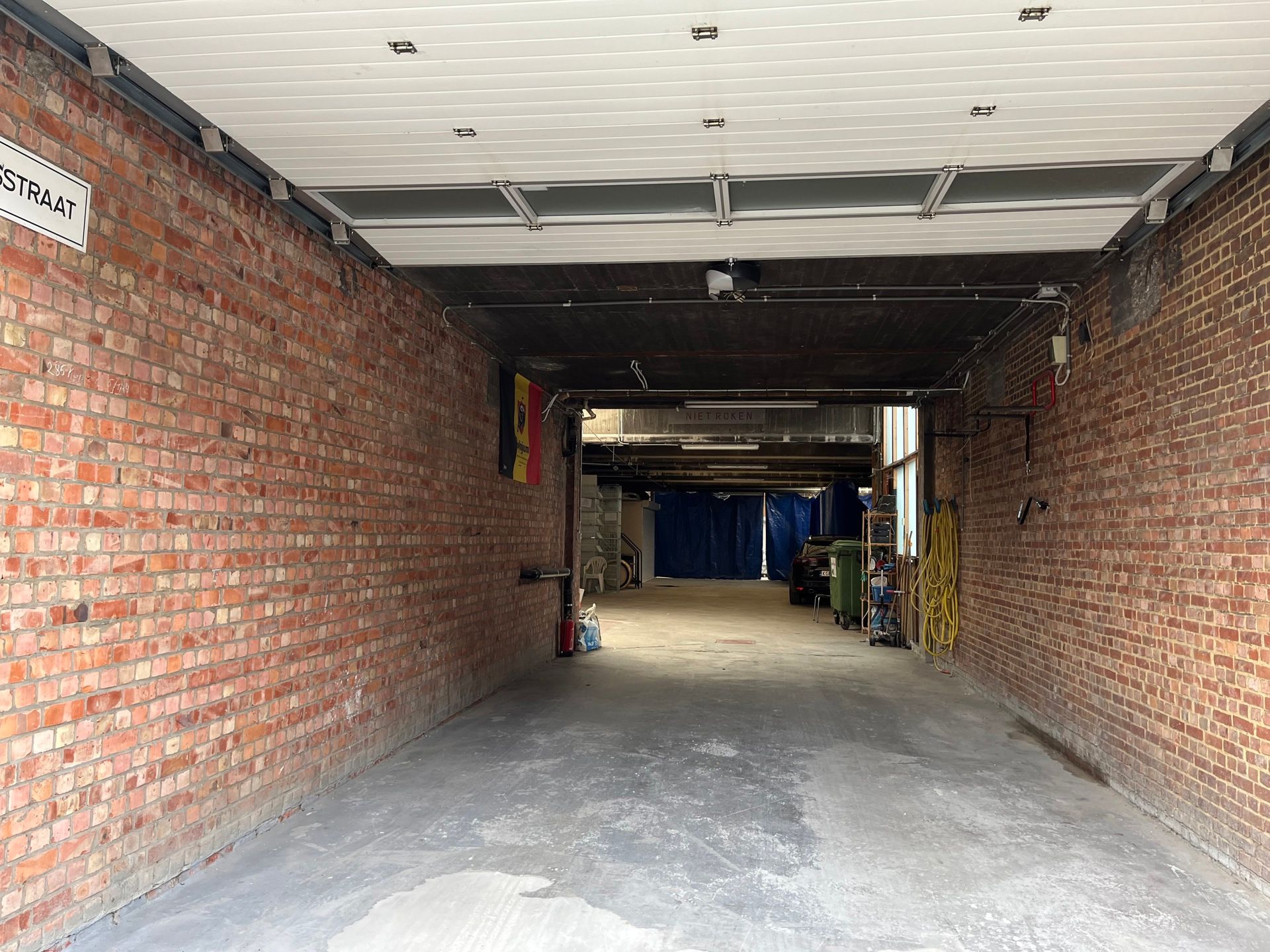 Afscheidbaar magazijn van 235m² op top ligging! foto 4