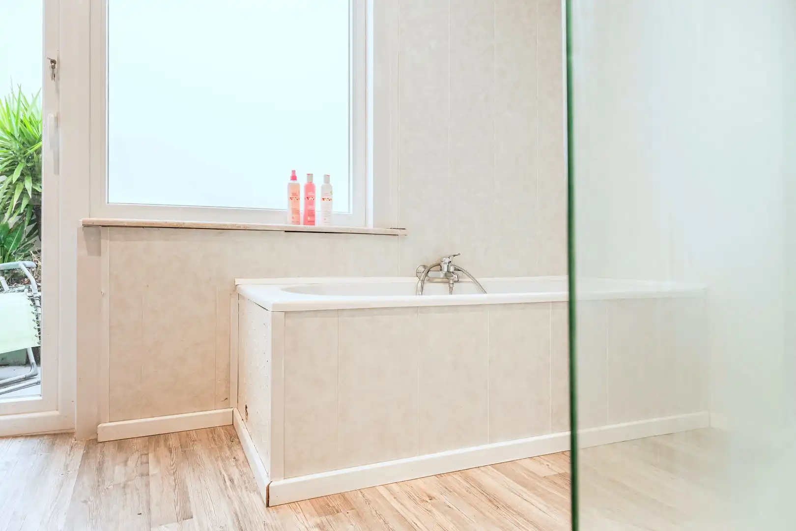 Op te frissen Belétage woning in rustige wijk foto 16