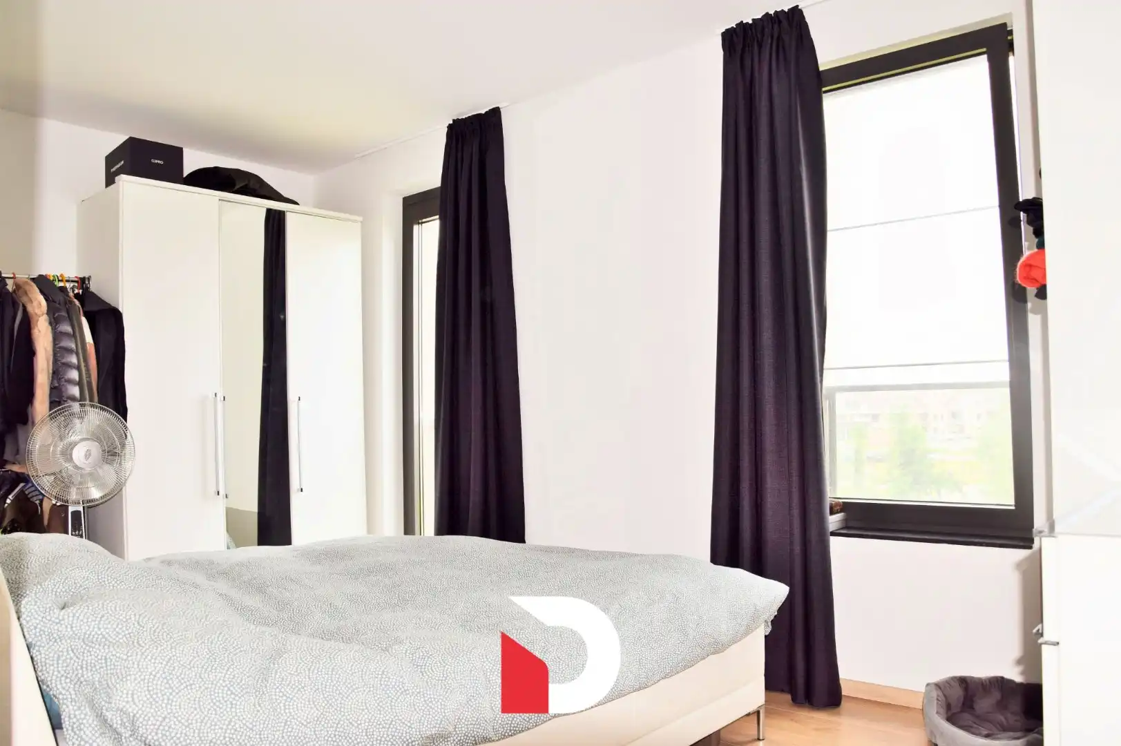 Recent appartement met 2 slaapkamer, terras en autostaanplaats foto 6
