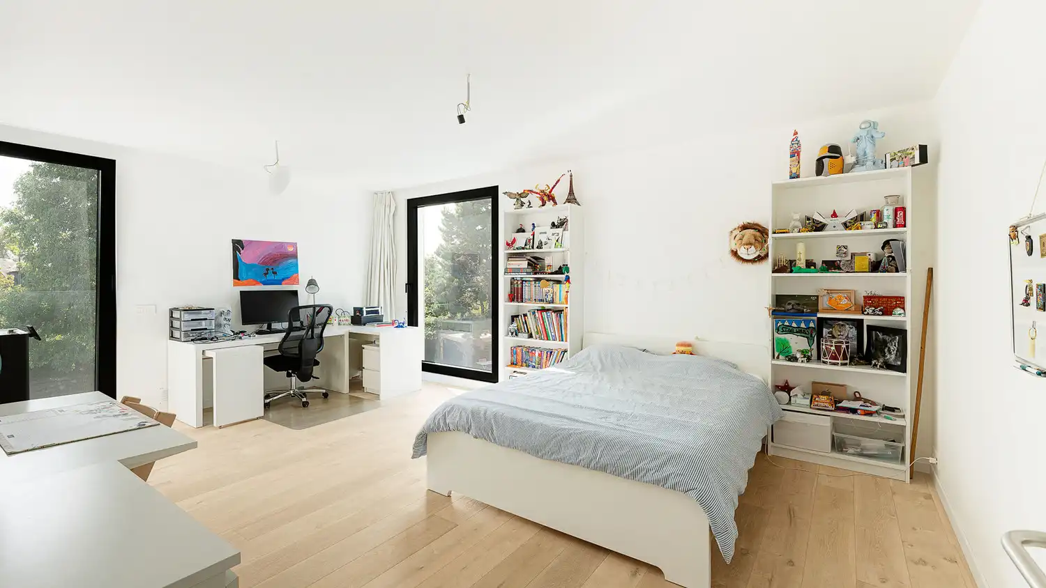 Grote moderne villa met zwembad op uitzonderlijk groot perceel. foto 12