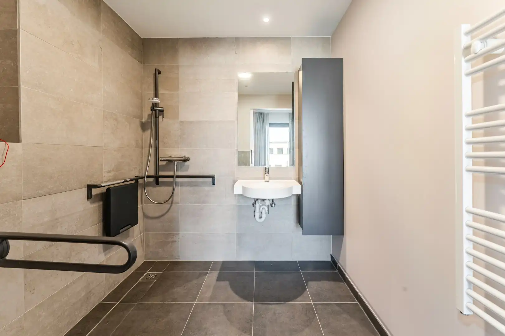  Volledig / modern uitgeruste service flat (nieuwbouw)  in een prachtige groene omgeving. foto 22