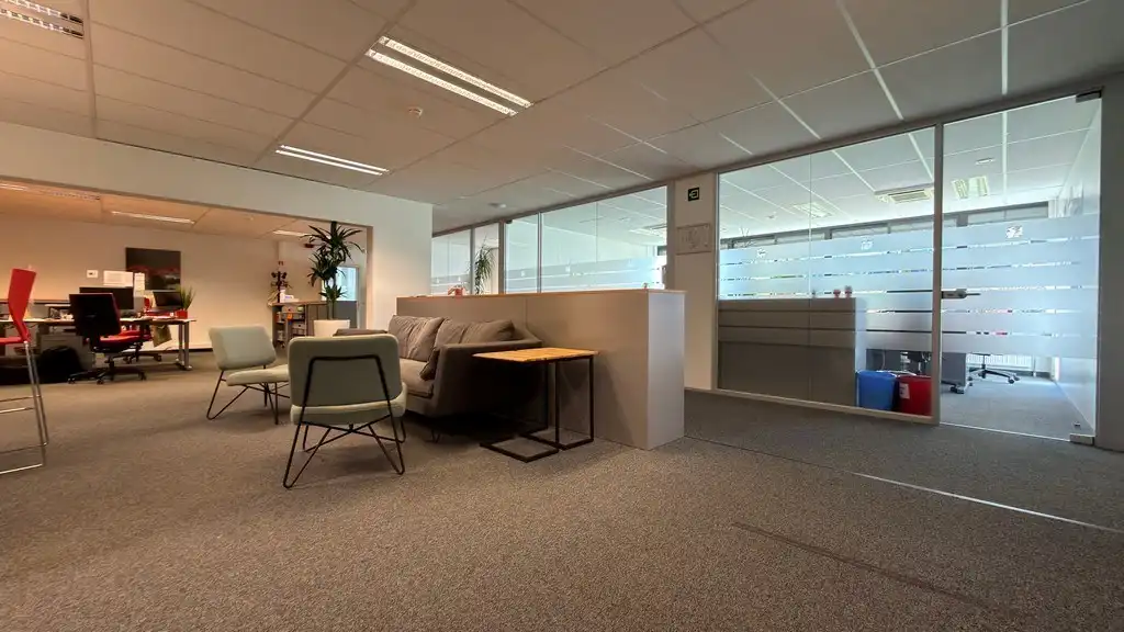 Gelijkvloerse kantoren te koop langs Singel in Antwerpen foto 8