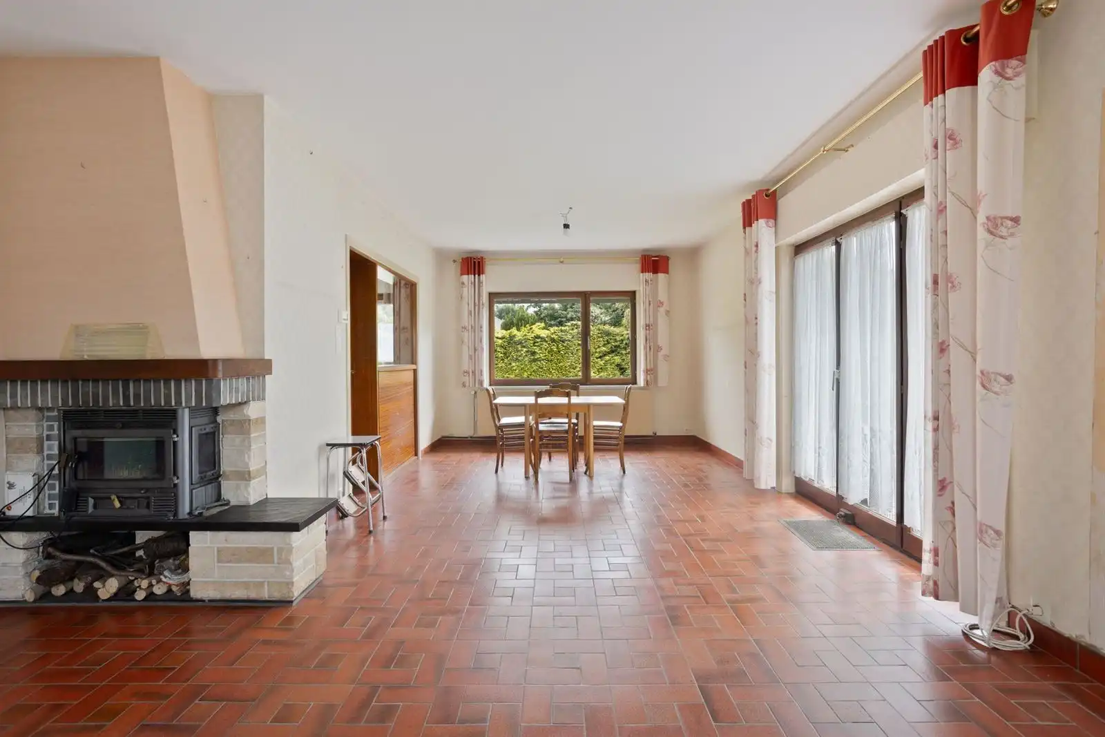 Prachtig gelegen bungalow met 3 à 4 slaapkamers op 6a 53ca foto 8